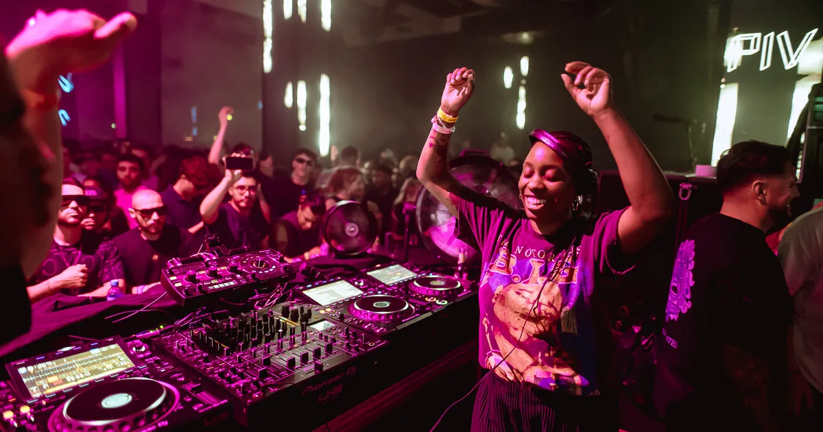 PIV by train — ADE