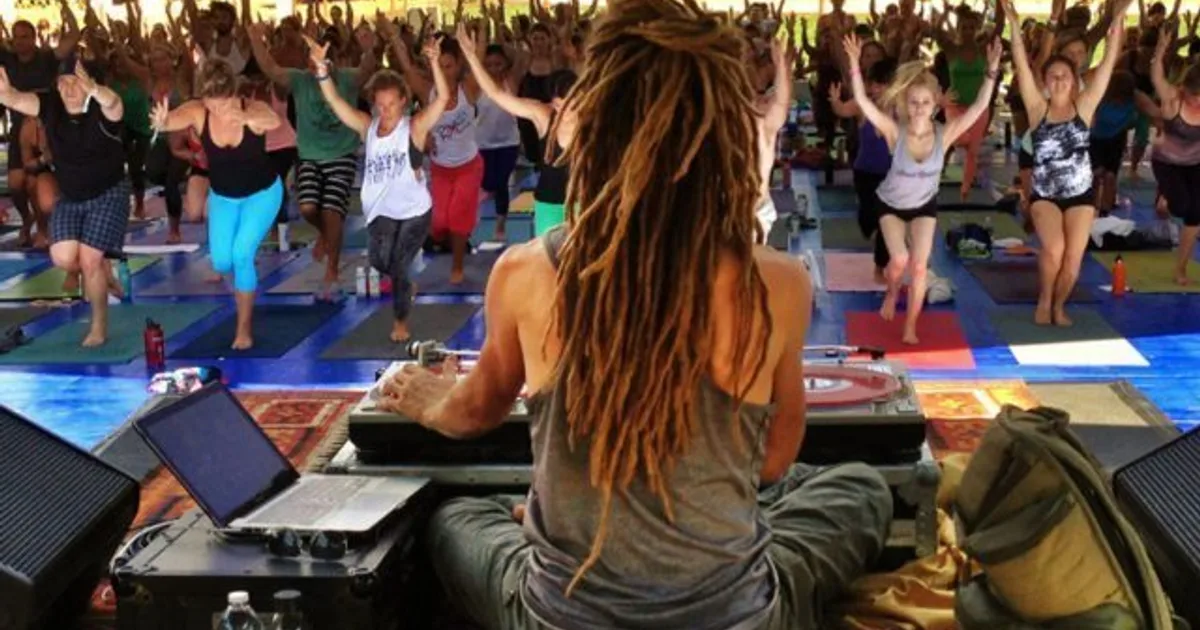 Clink NOORD x Beats & Yoga Session — ADE